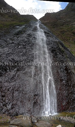 Santo Anto : R de Neve : waterfall : Landscape MountainCabo Verde Foto Gallery