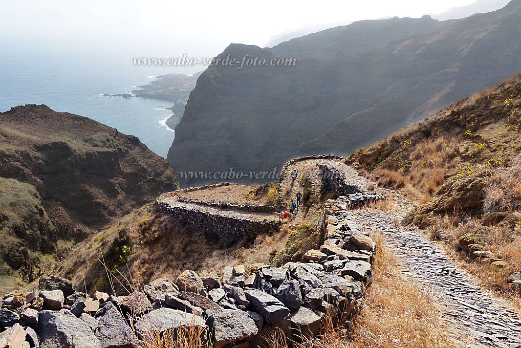 Santo Antão : Chupador Ra do Inverno : View at Cruzinha trail : Landscape MountainCabo Verde Foto Gallery