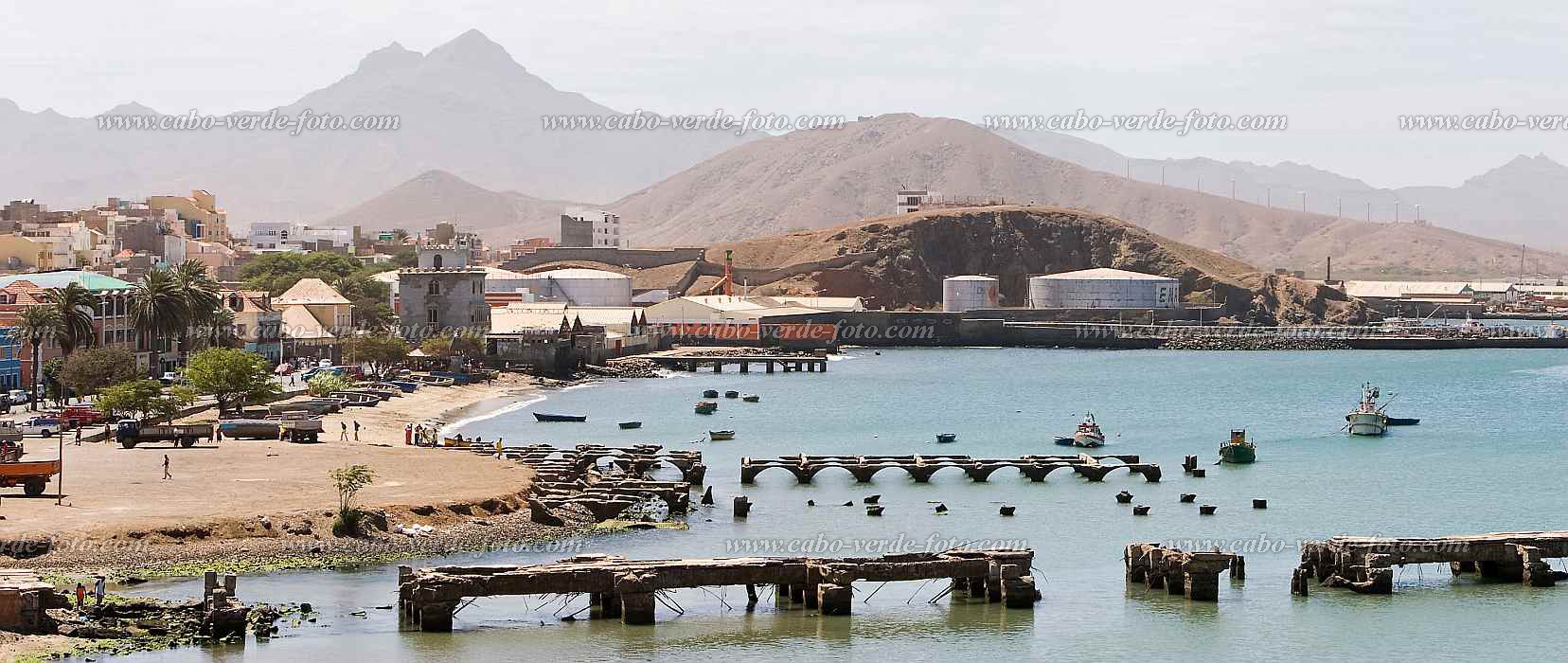 Insel: So Vicente  Wanderweg:  Ort: Mindelo Motiv: Stadtansicht Motivgruppe: Landscape Sea © Florian Drmer www.Cabo-Verde-Foto.com