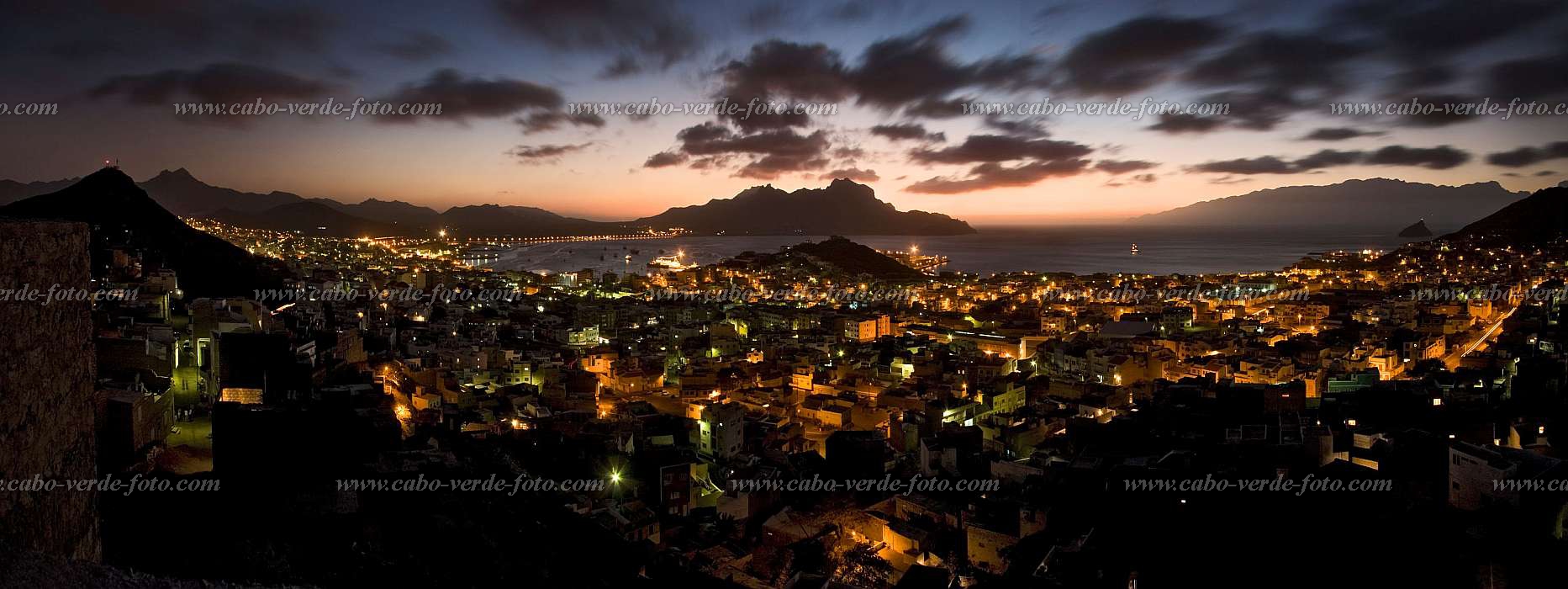 Insel: So Vicente  Wanderweg:  Ort: Mindelo Motiv: Stadtansicht Motivgruppe: Landscape Town © Florian Drmer www.Cabo-Verde-Foto.com